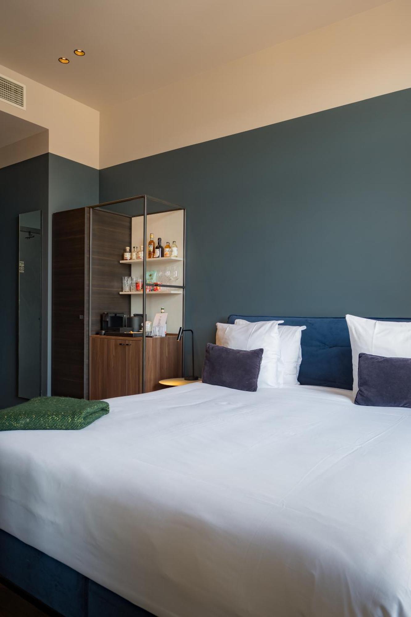 U Eat & Sleep Antwerp Hotel Exterior foto