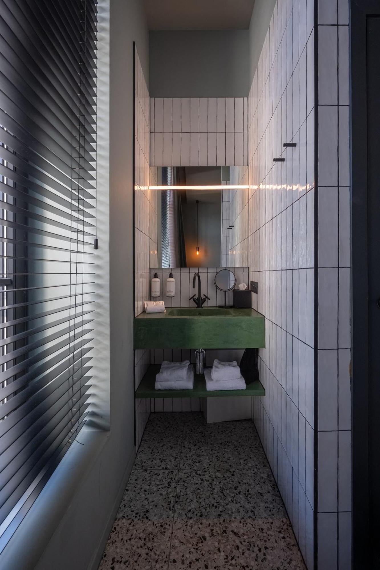 U Eat & Sleep Antwerp Hotel Exterior foto