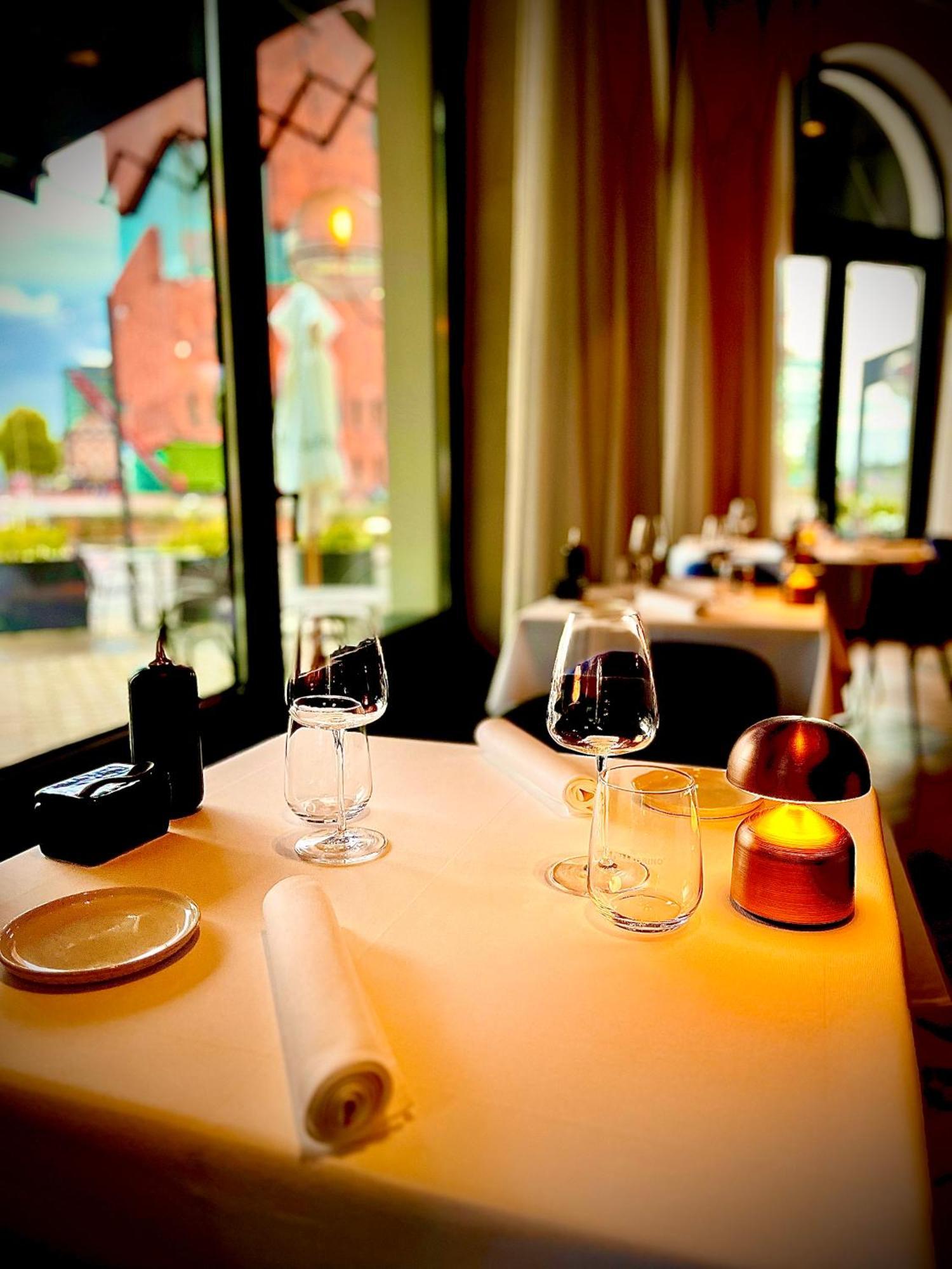 U Eat & Sleep Antwerp Hotel Exterior foto